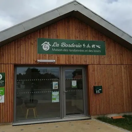 La Borderie - Maison Des Randonnees - Gite Etape - Gite De Groupe Vaire Room photo