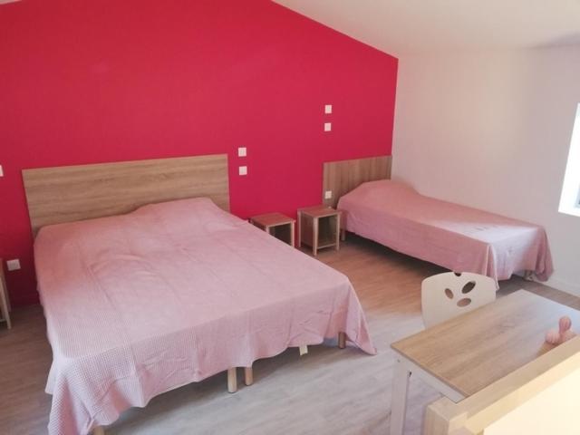 La Borderie - Maison Des Randonnees - Etape - De Groupe Holiday home